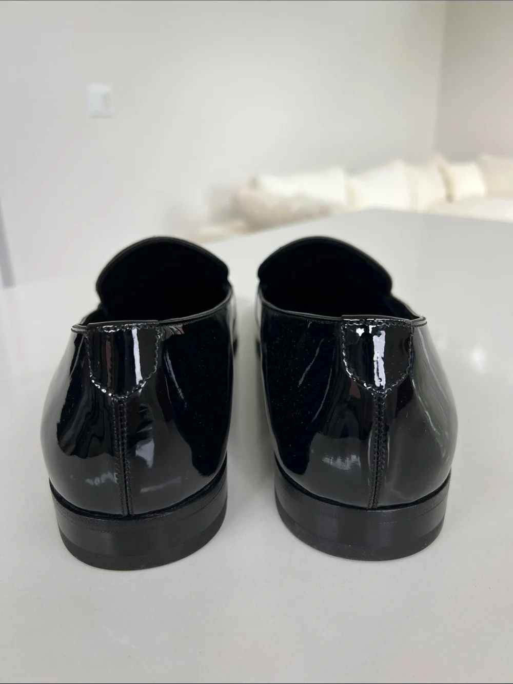 Salvatore Ferragamo lyon black patent leather loafer w/ gold tone hardware 8.5 E